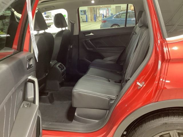 Certified 2024 Volkswagen Tiguan SE image 13