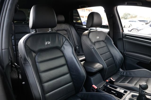 Used 2018 Volkswagen Golf R image 19