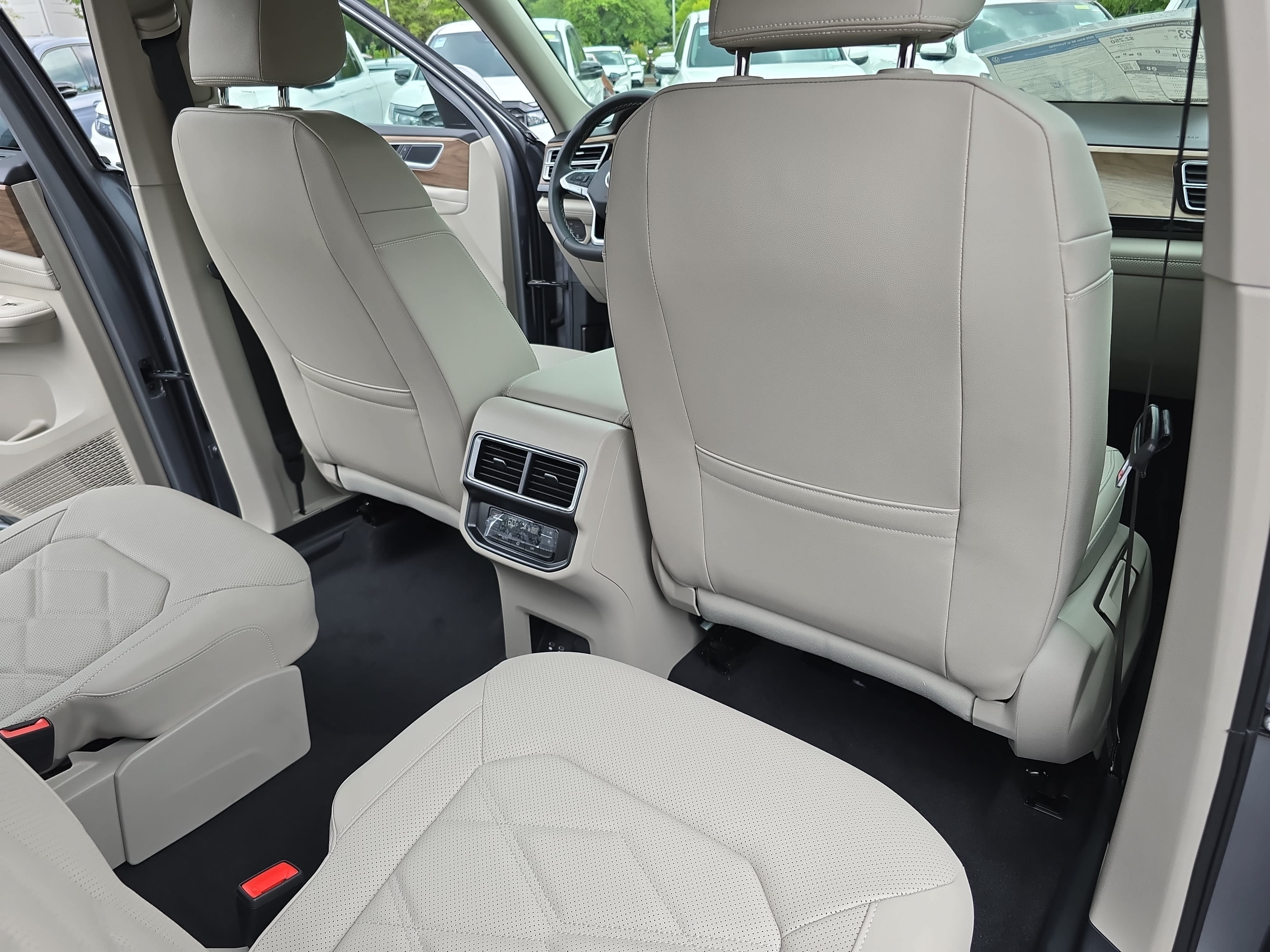 New 2026 Volkswagen Atlas SE FWD image 11