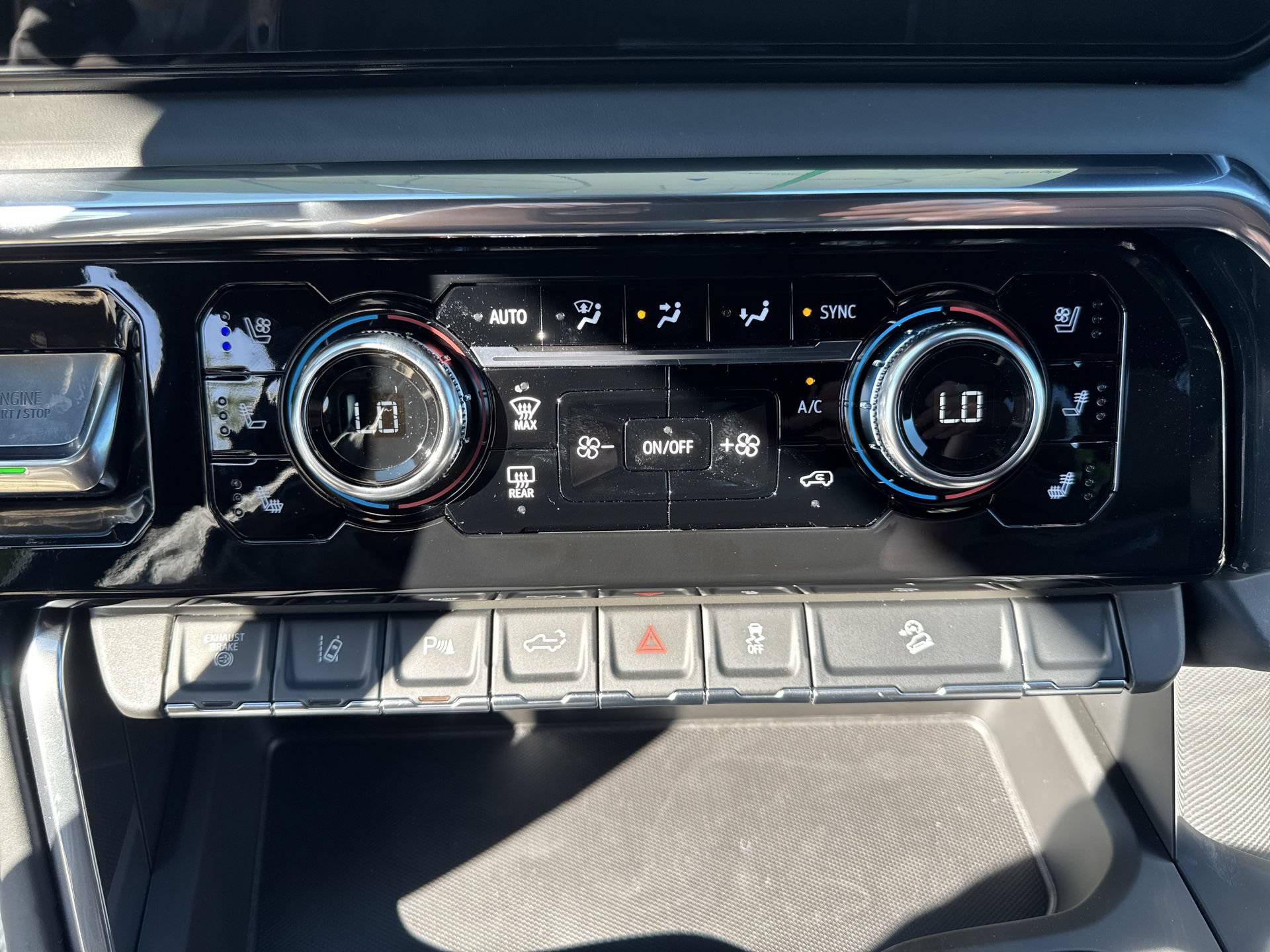 New 2026 GMC Sierra 2500 Denali Ultimate AWD/4WD image 17