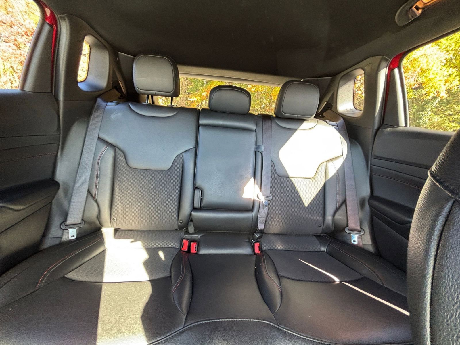 Used 2025 Jeep Compass Trailhawk image 38