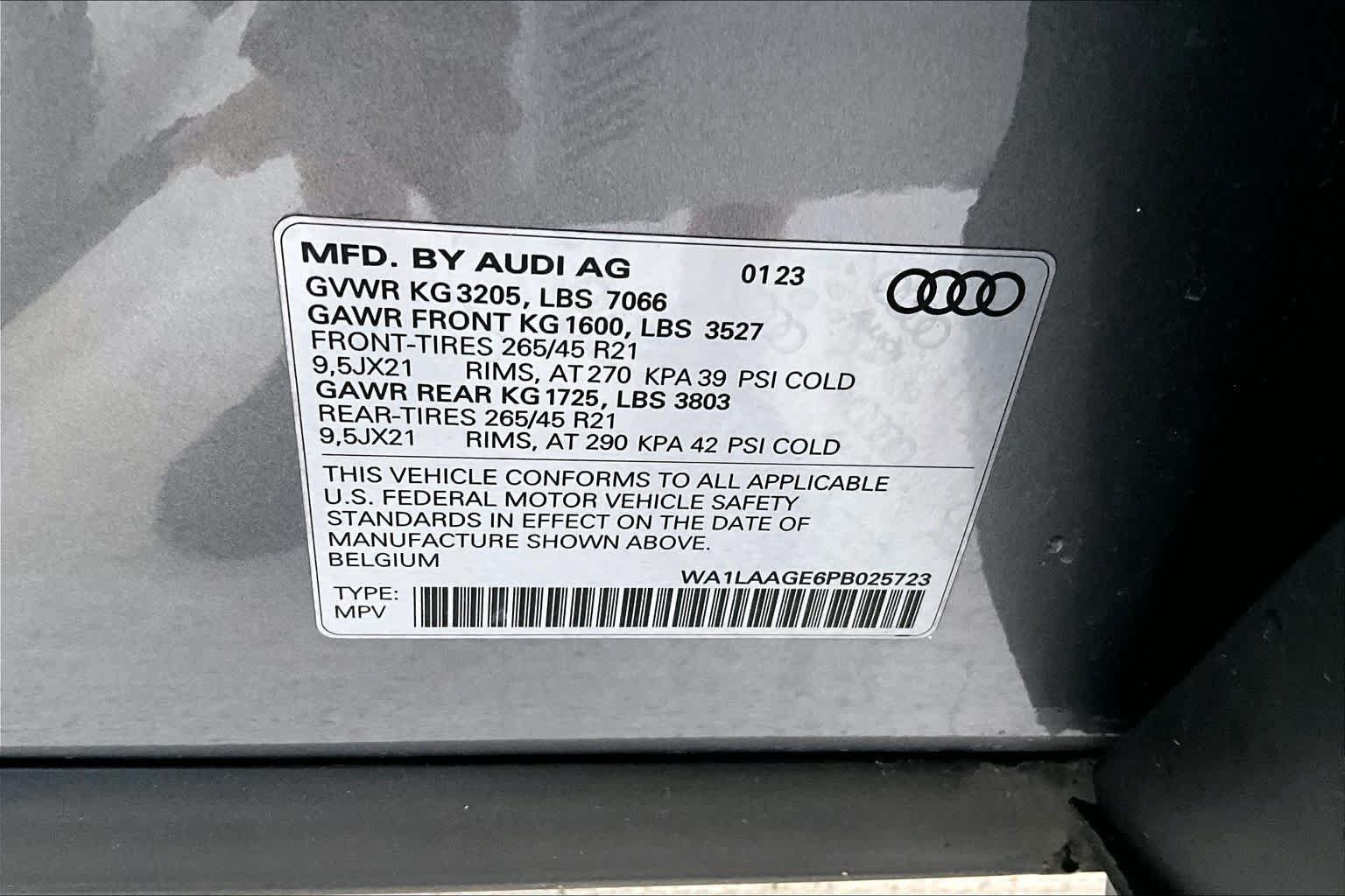 Used 2023 Audi e-tron Premium Plus w/ Premium Plus Package AWD/4WD image 49