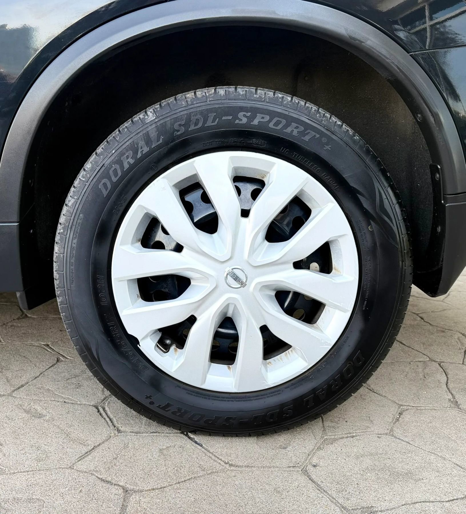 Used 2018 Nissan Rogue S image 43