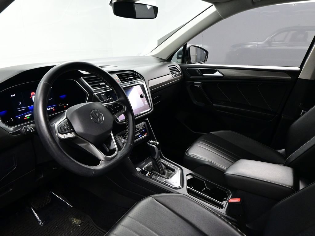 Used 2022 Volkswagen Tiguan SE image 7