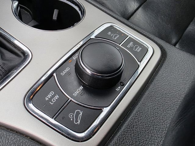 Used 2018 Jeep Grand Cherokee Overland image 27