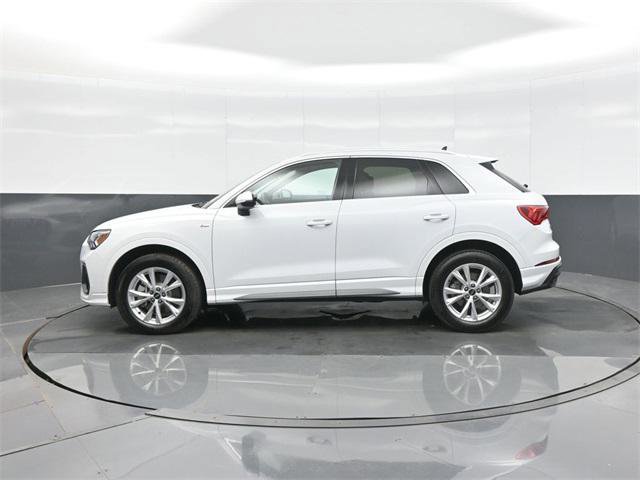 Certified 2025 Audi Q3 2.0T Premium w/ Convenience Package image 4