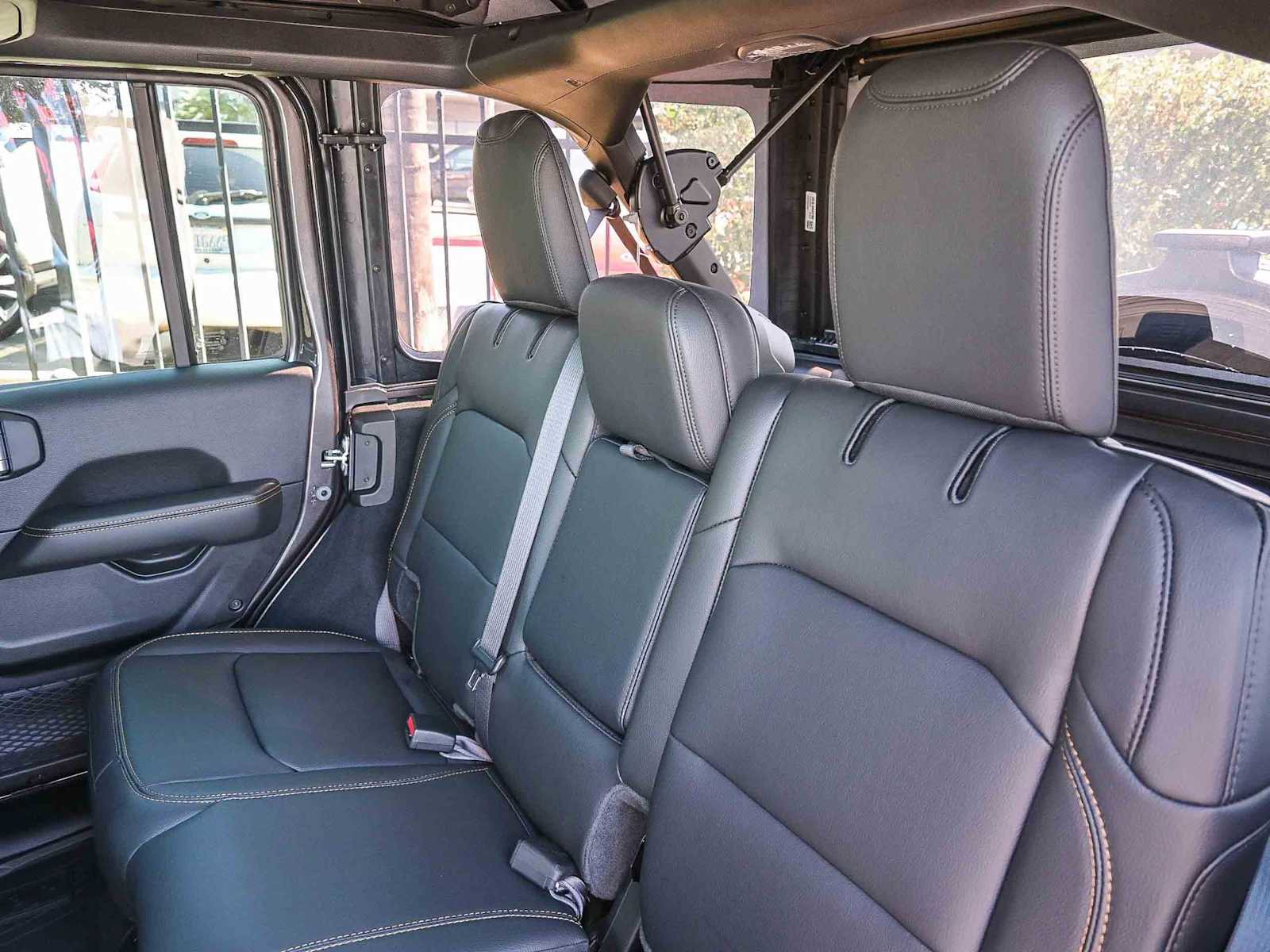 New 2025 Jeep Wrangler Sahara w/ Technology Group image 25