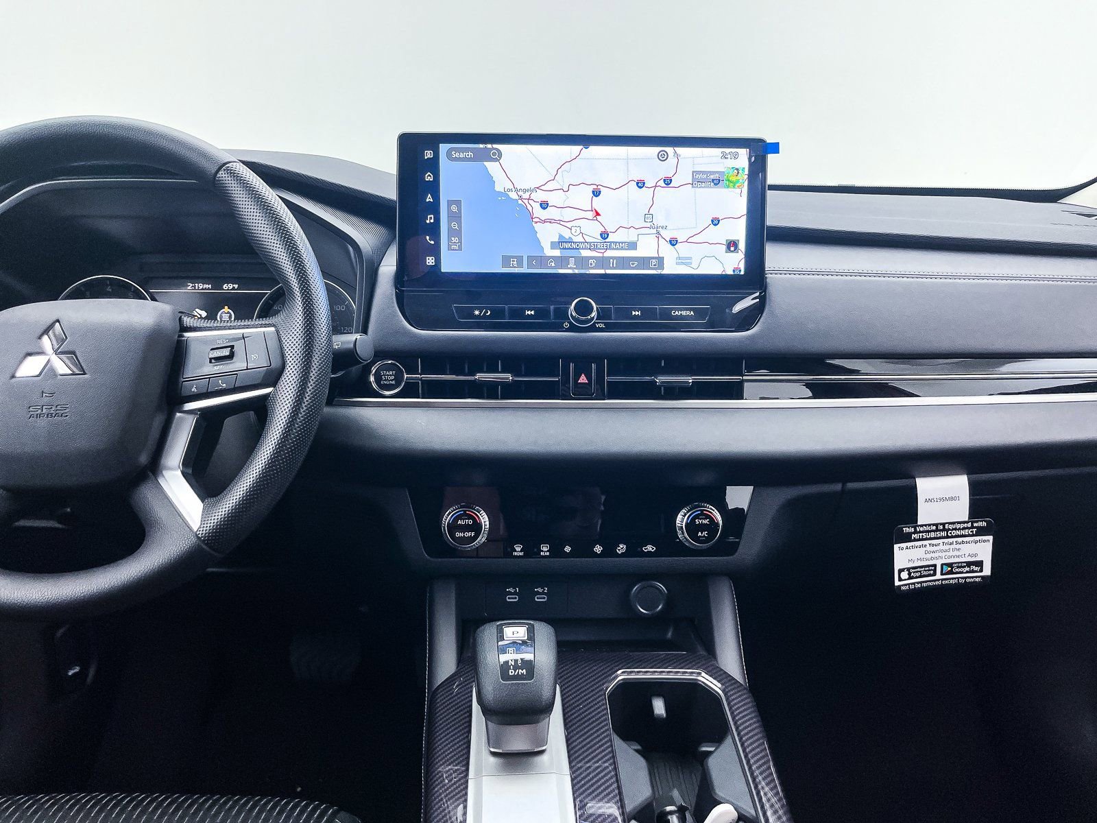 New 2025 Mitsubishi Outlander ES image 14