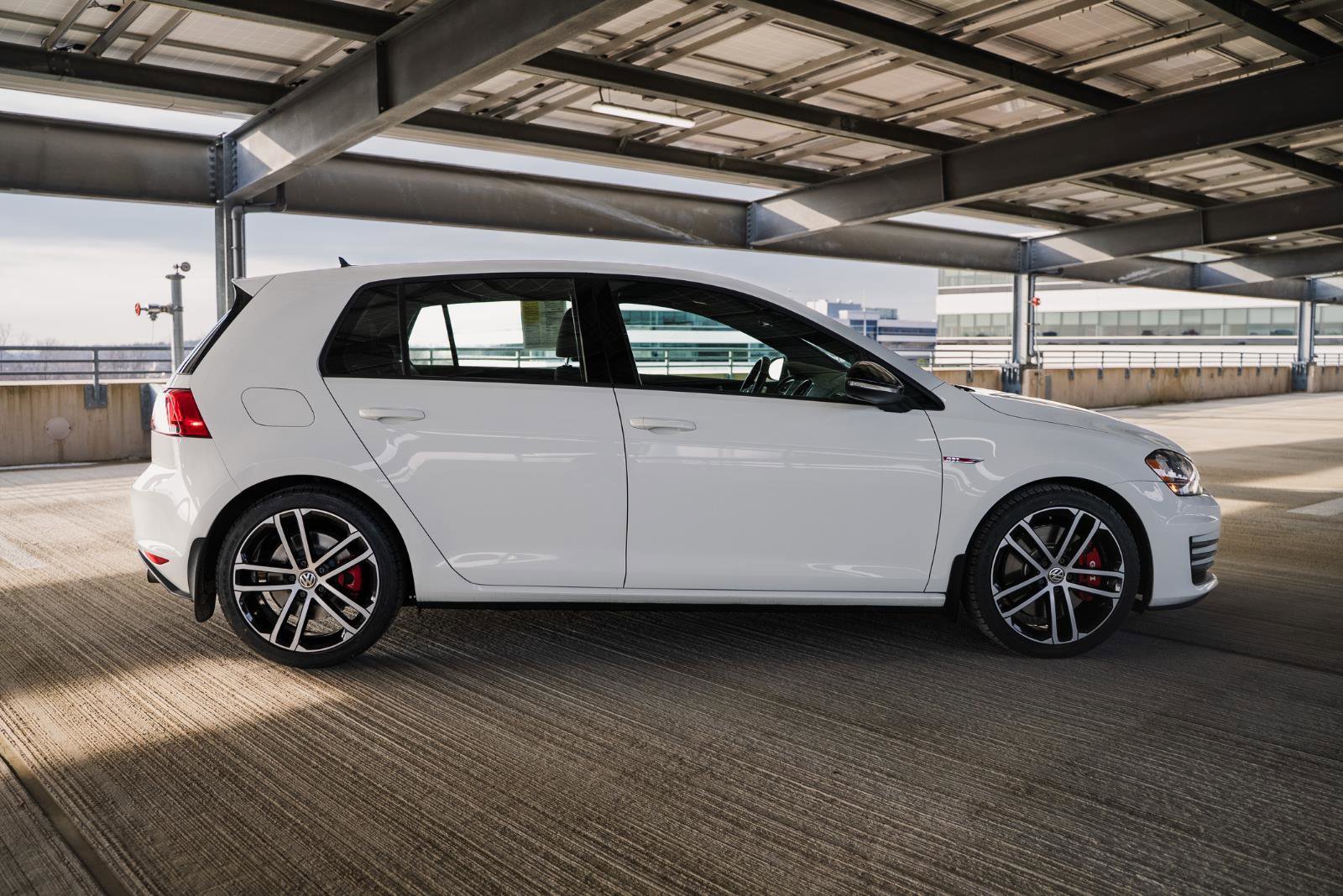 Used 2017 Volkswagen GTI Sport image 7