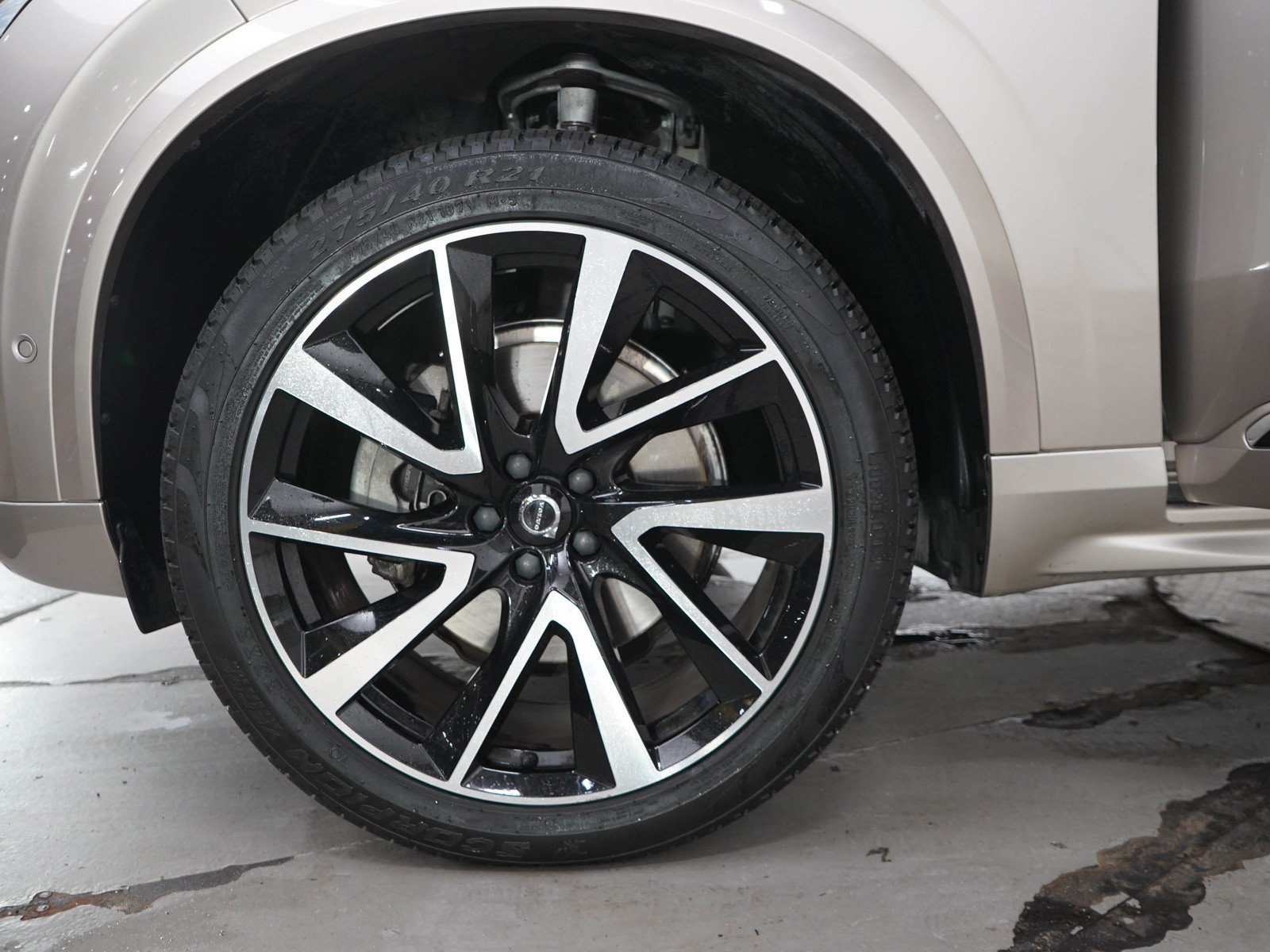 Used 2023 Volvo XC90 B6 Plus AWD/4WD image 33