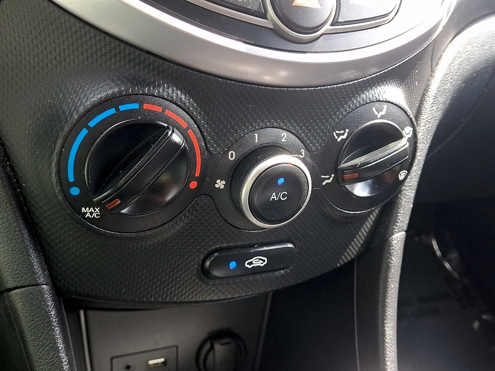 Used 2015 Hyundai Accent GS FWD image 17