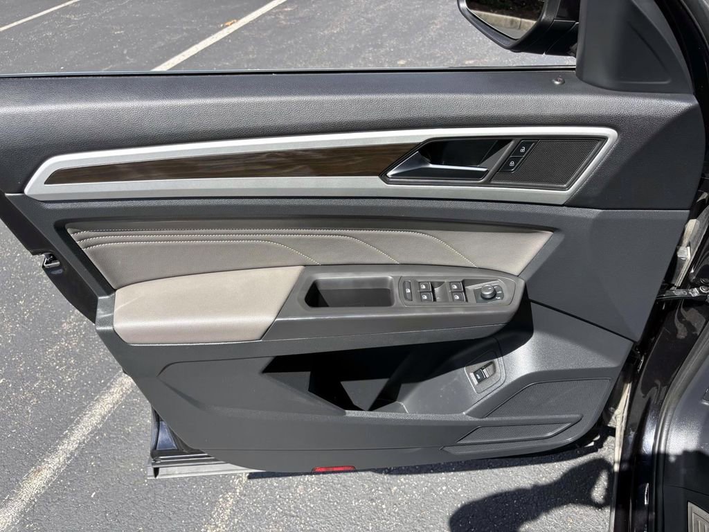 Used 2022 Volkswagen Atlas SE w/ Panoramic Sunroof Package image 11