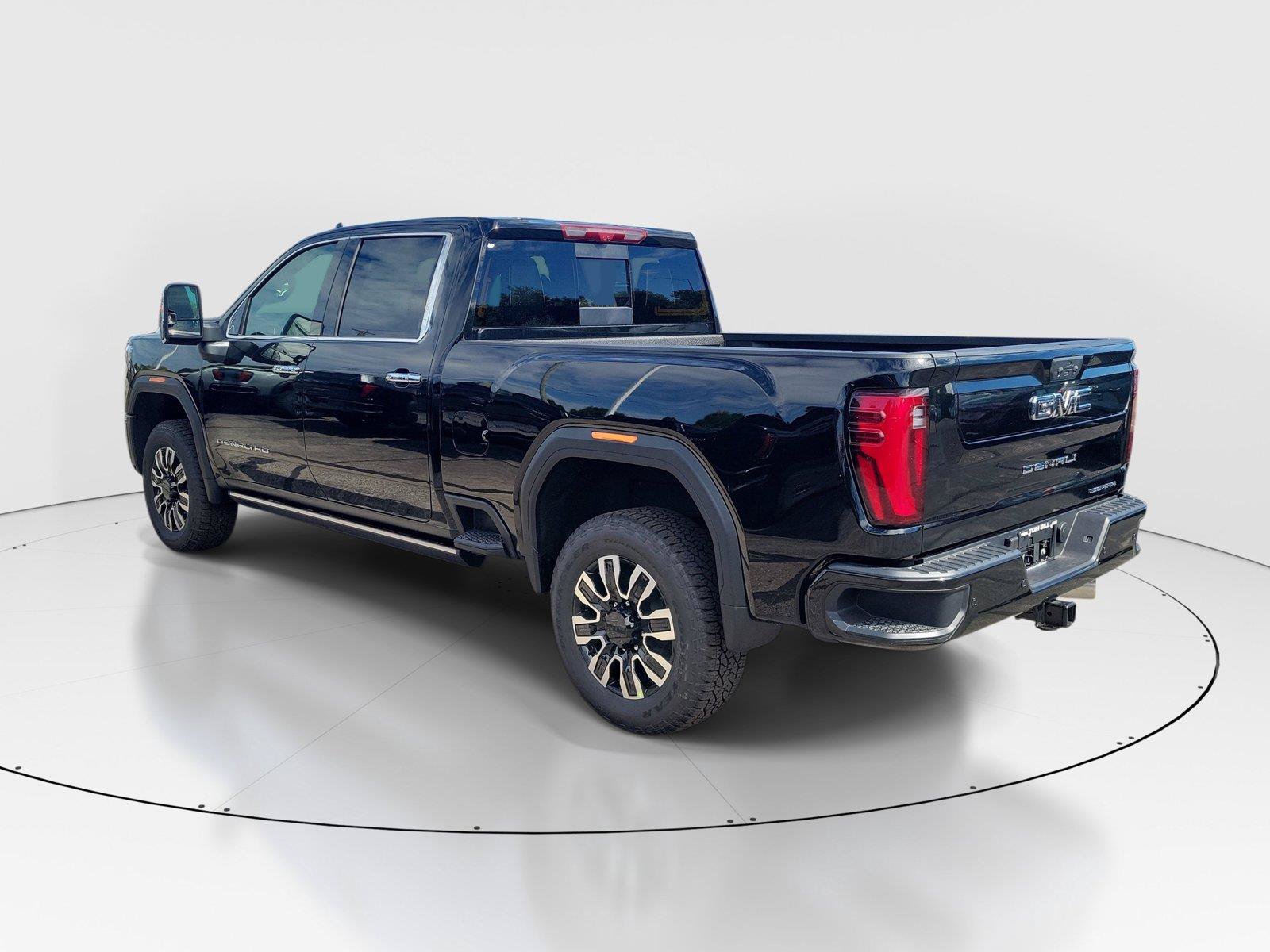 New 2026 GMC Sierra 2500 Denali Ultimate AWD/4WD image 3