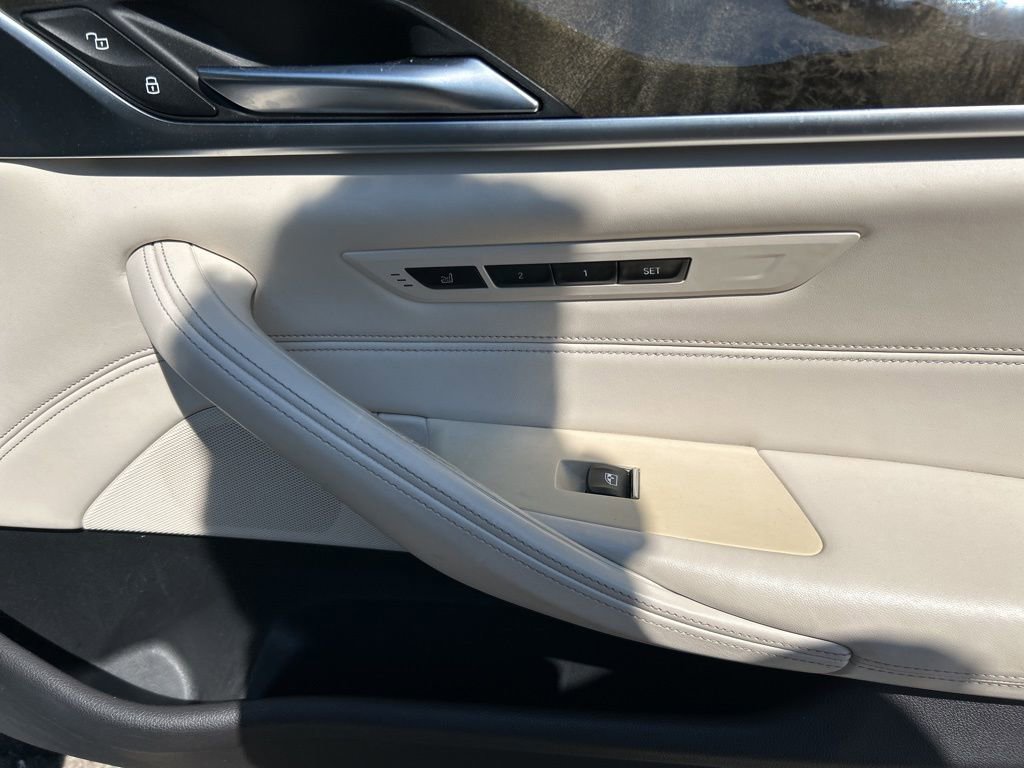 Used 2018 BMW 540i xDrive image 24