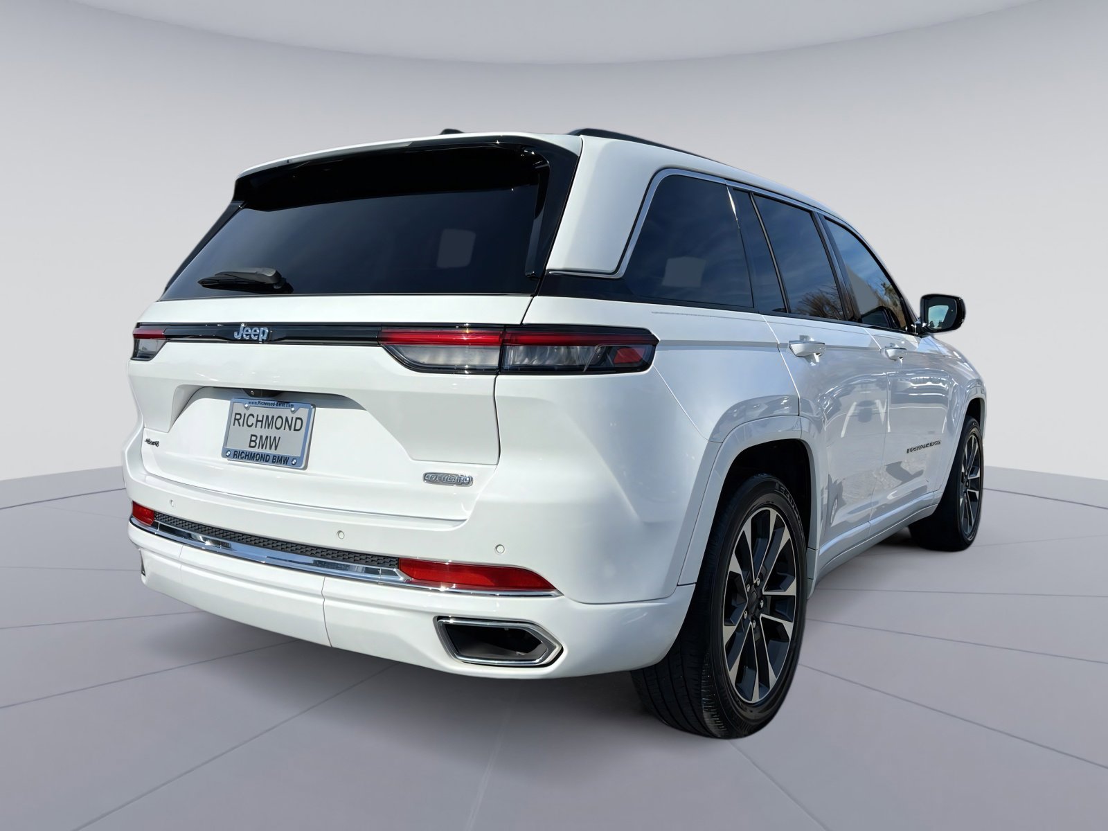 Used 2023 Jeep Grand Cherokee Overland image 9