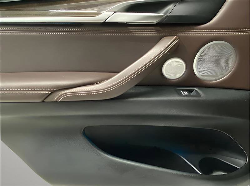 Used 2017 BMW X5 xDrive50i image 11