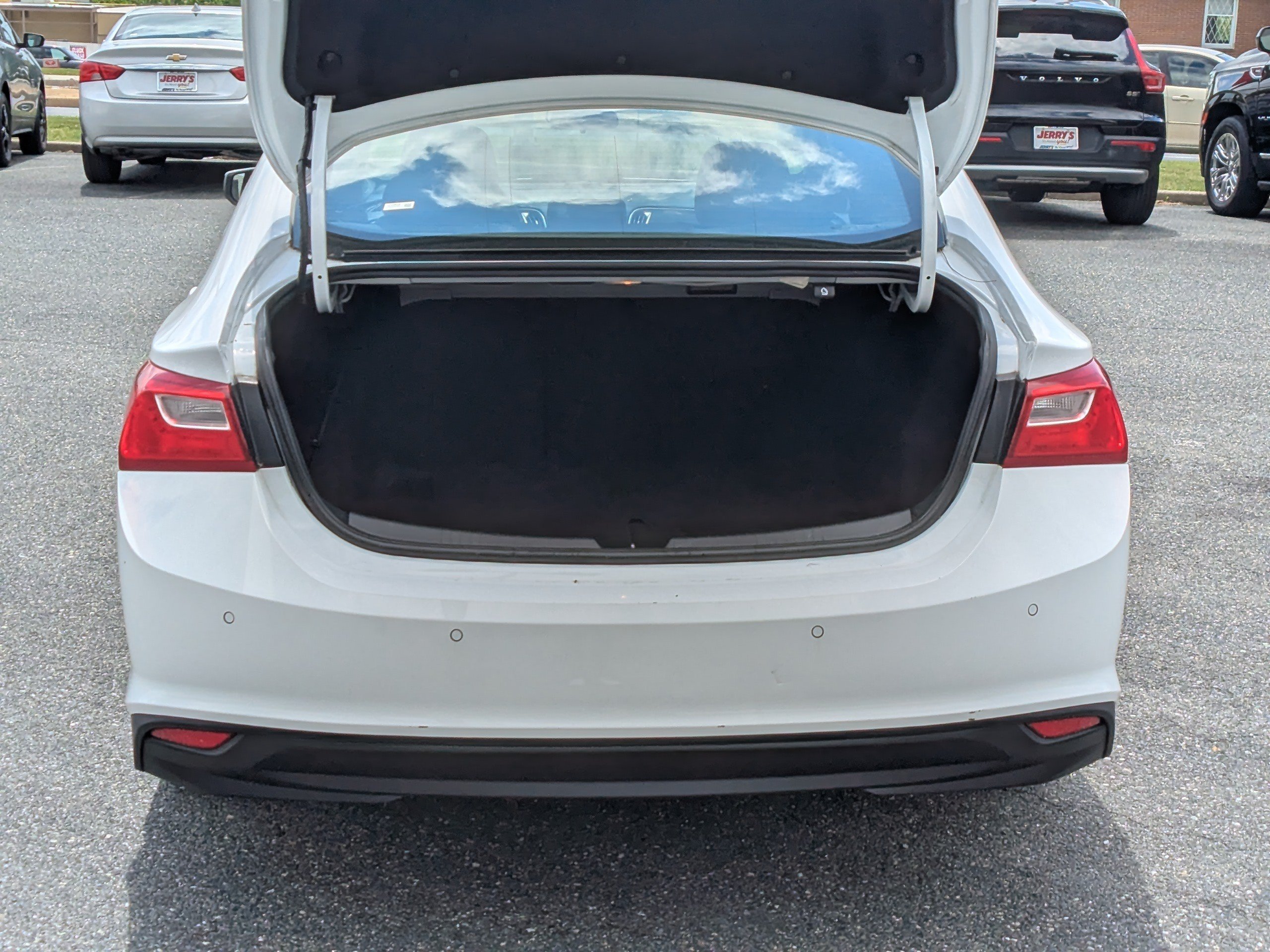 Used 2024 Chevrolet Malibu LT FWD image 8