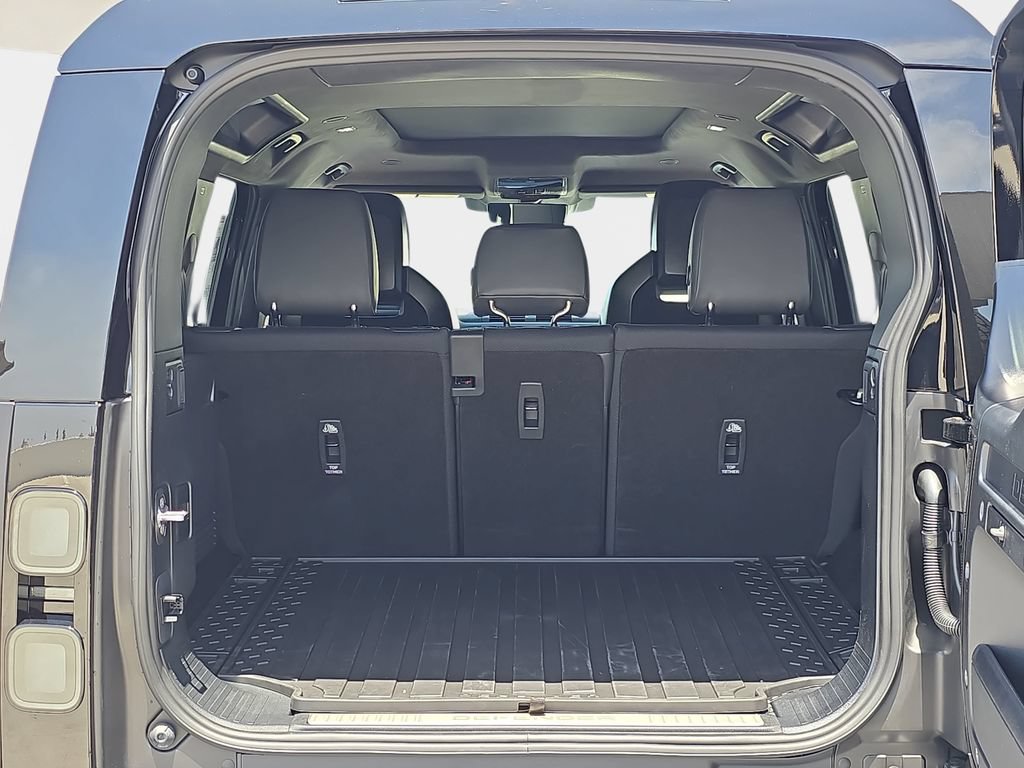 New 2026 Land Rover Defender 110 OCTA AWD/4WD image 12