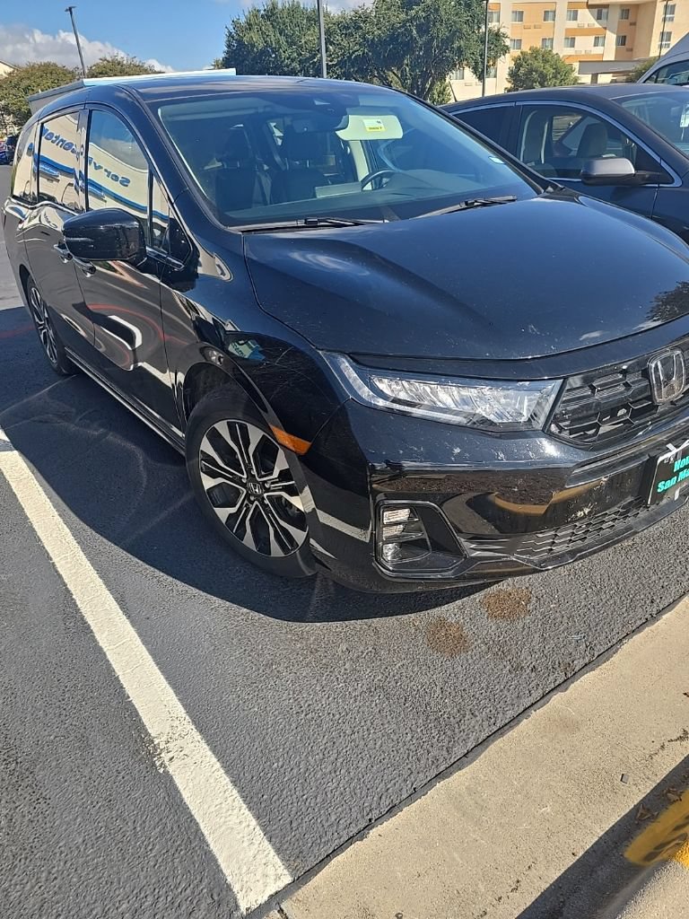 Used 2025 Honda Odyssey Elite image 3