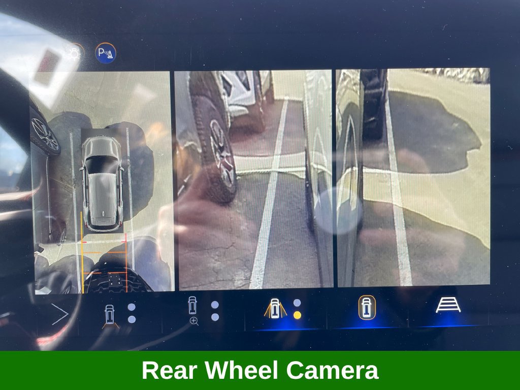 Used 2025 Chevrolet Equinox LT w/ Convenience Package II AWD/4WD image 40