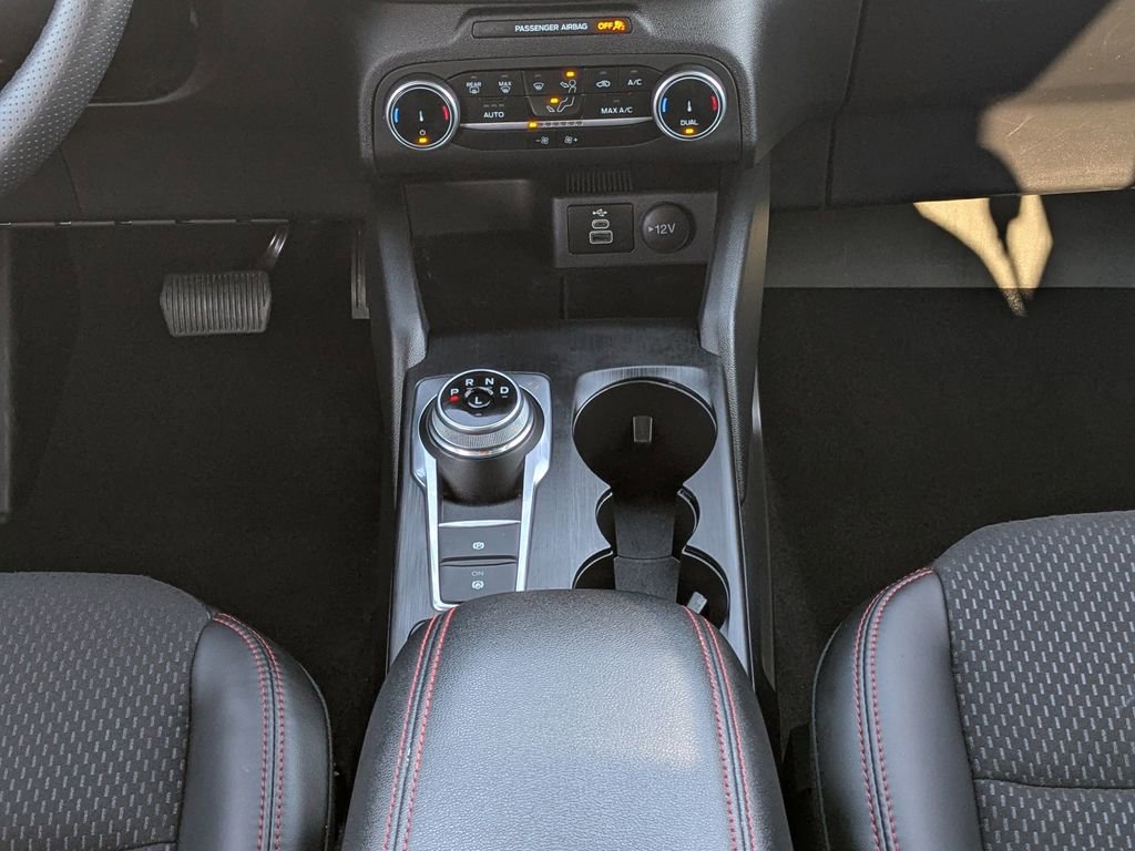 Used 2025 Ford Escape ST-Line image 18