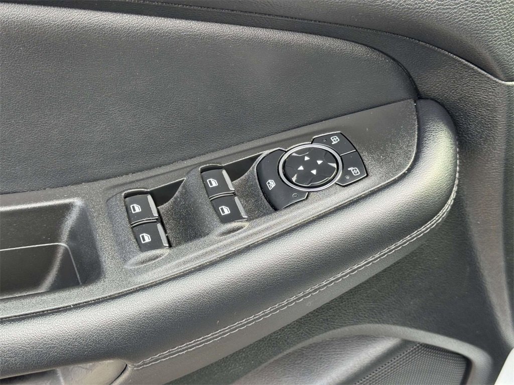 Used 2024 Ford Edge SEL image 17