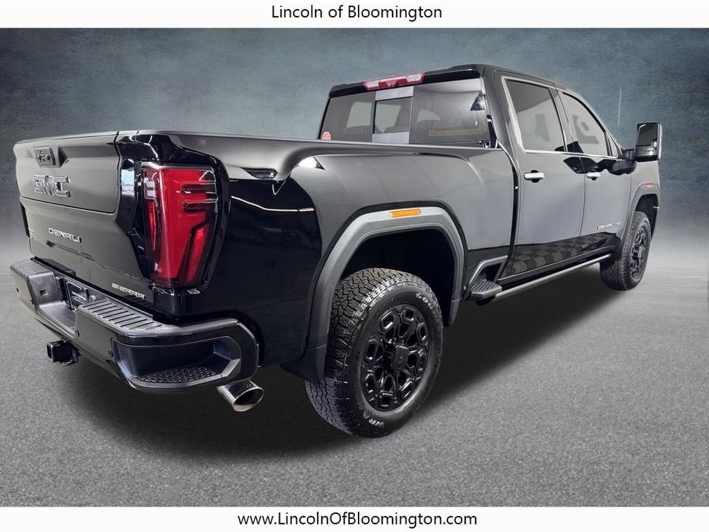 Used 2024 GMC Sierra 3500 Denali Ultimate AWD/4WD image 7