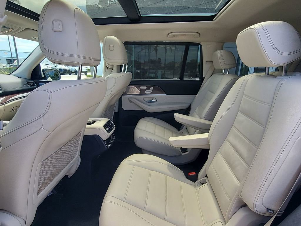 Used 2022 Mercedes-Benz GLS 450 4MATIC image 16