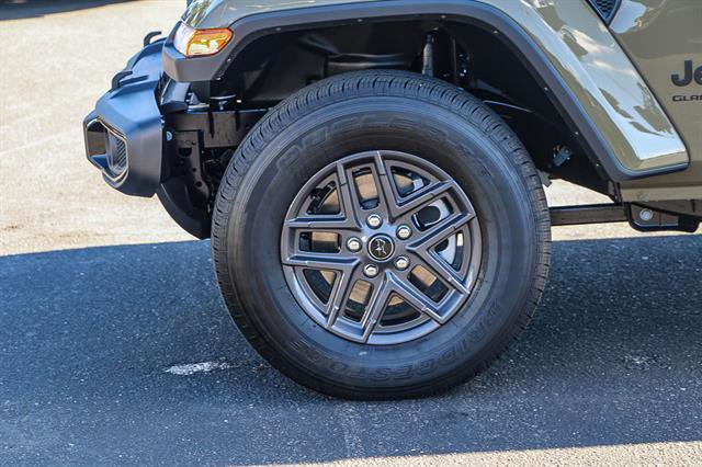 New 2025 Jeep Gladiator Sport image 9