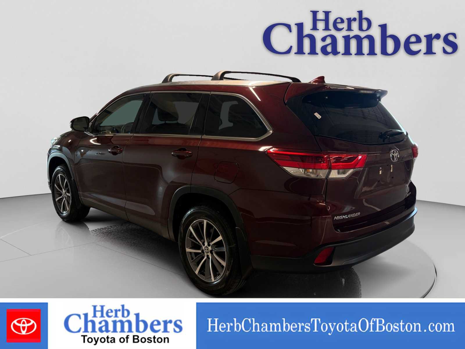 Used 2019 Toyota Highlander XLE AWD/4WD image 3
