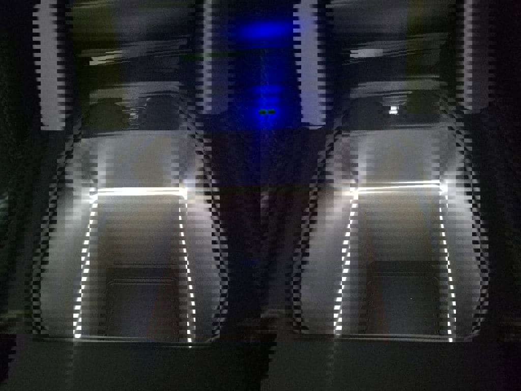 New 2026 Land Rover Defender 110 image 34