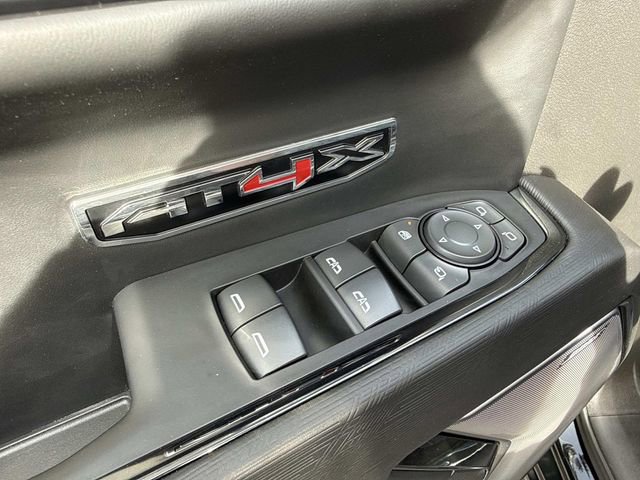 Used 2025 GMC Sierra 1500 AT4X image 9