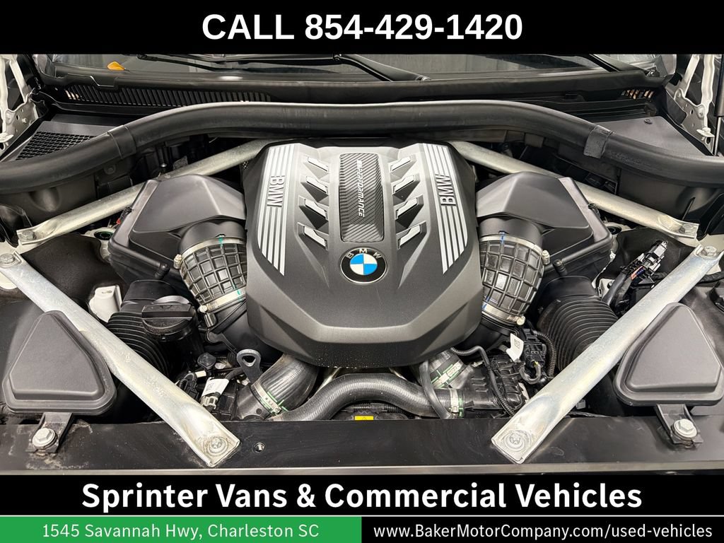 Used 2020 BMW X7 M50i w/ Luxury Seating Package AWD/4WD image 32