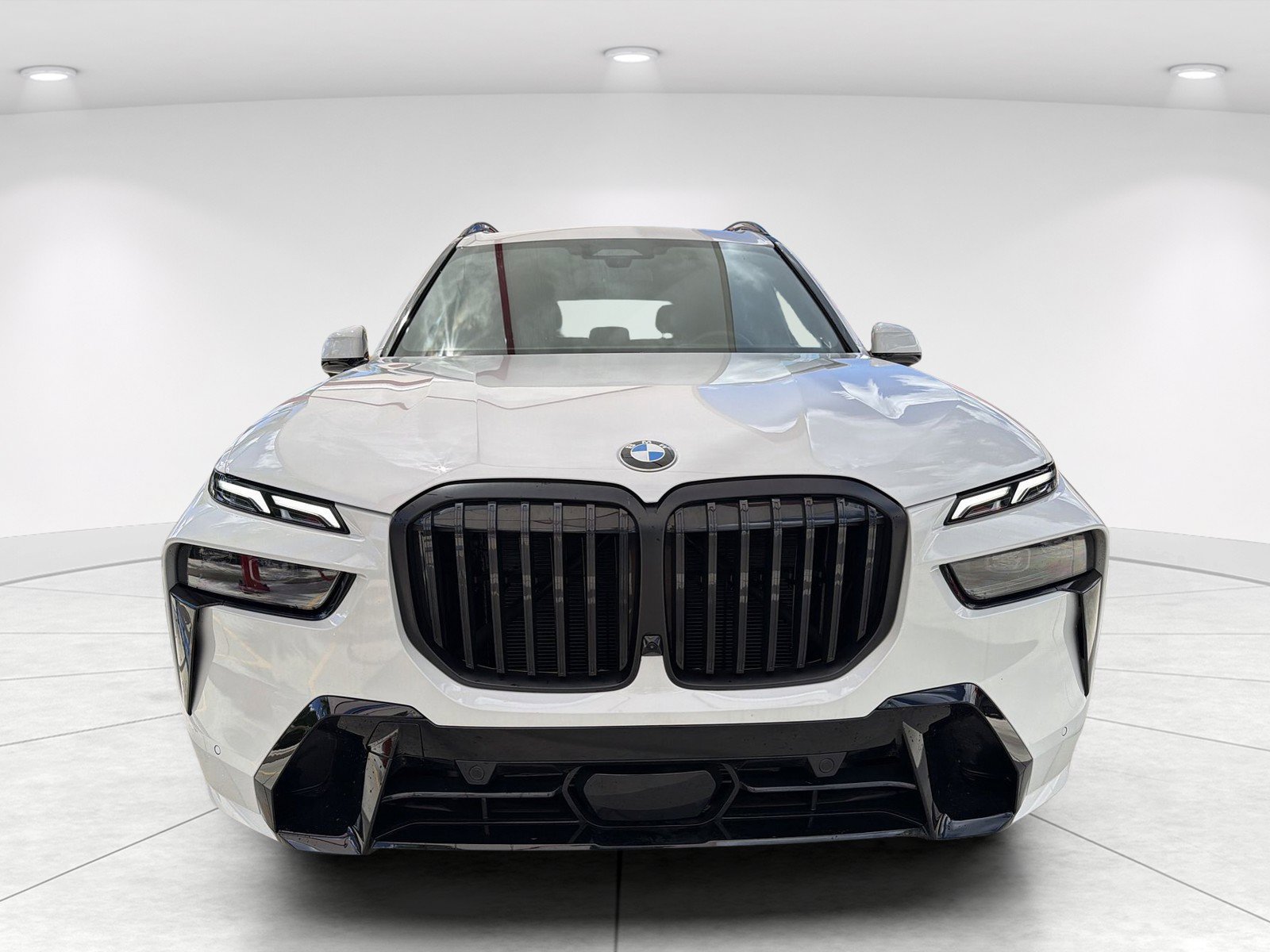 Certified 2026 BMW X7 xDrive40i AWD/4WD image 2