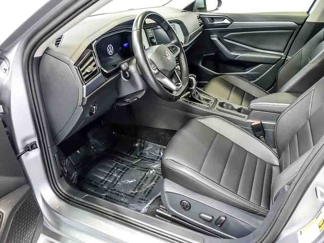 Used 2024 Volkswagen Jetta SE FWD image 14