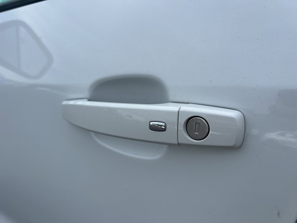 Used 2022 Chevrolet Trax LT w/ LT Convenience Package image 14