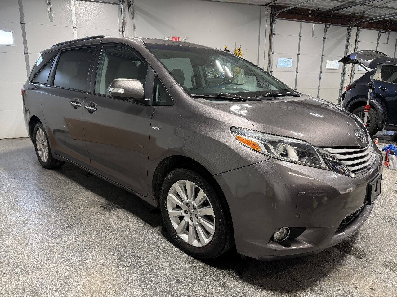 Used 2016 Toyota Sienna Limited Premium