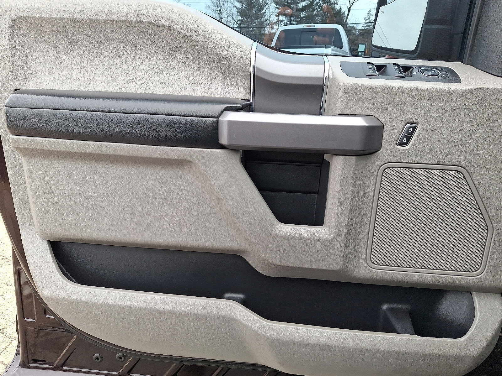 Used 2020 Ford F150 XLT w/ Equipment Group 302A Luxury image 12