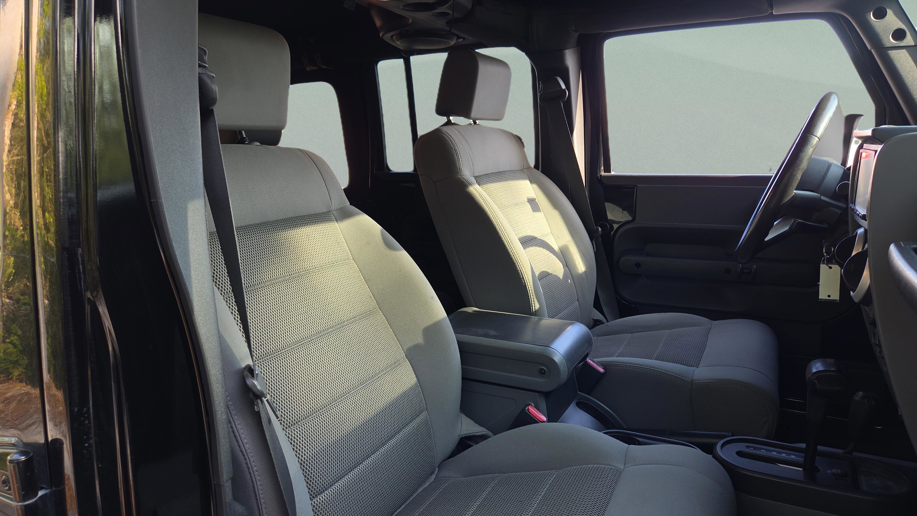 Used 2008 Jeep Wrangler Unlimited Sahara w/ Dual Top Group image 15