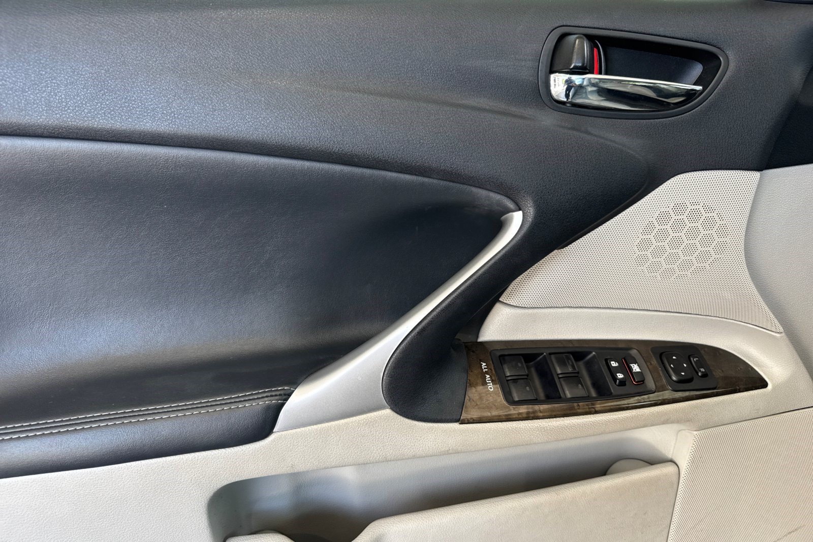 Used 2012 Lexus IS 250 w/ Premium Pkg Value Edition RWD image 12