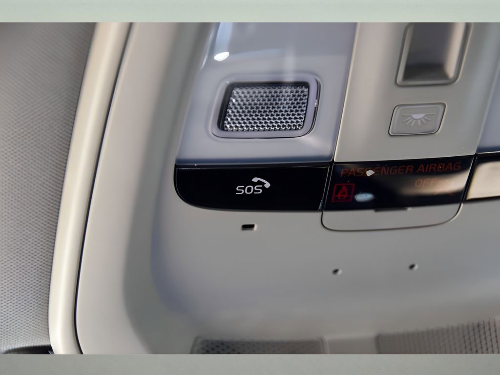 Certified 2026 Volvo XC60 B5 Plus w/ Protection Package Premier image 39