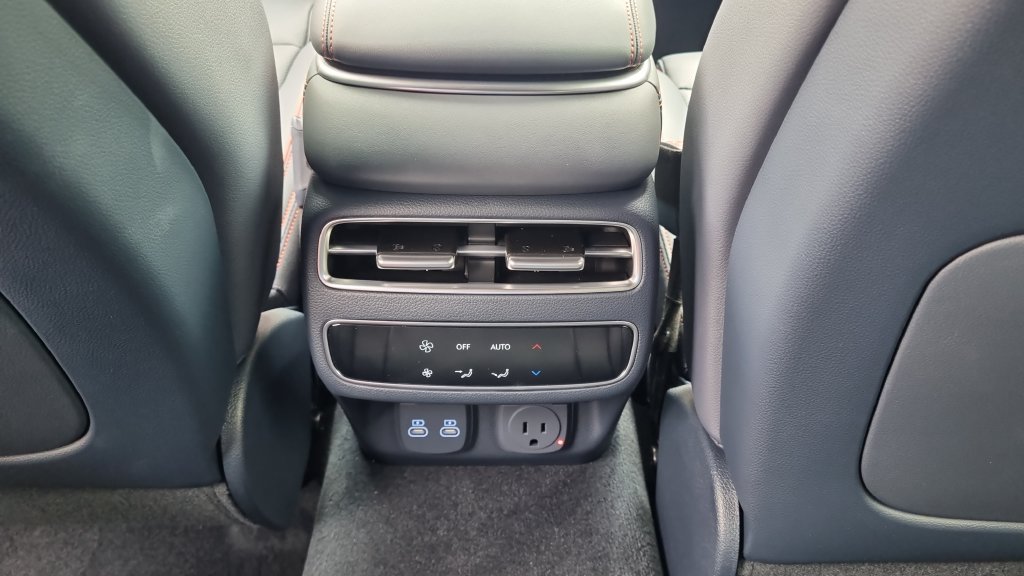 New 2027 Genesis GV70 2.5T Sport Prestige AWD/4WD image 18