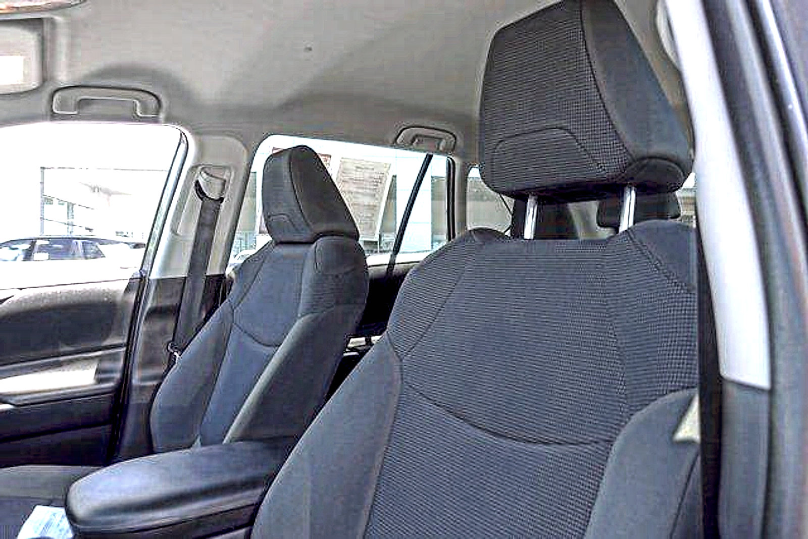 Used 2021 Toyota RAV4 LE AWD/4WD image 10