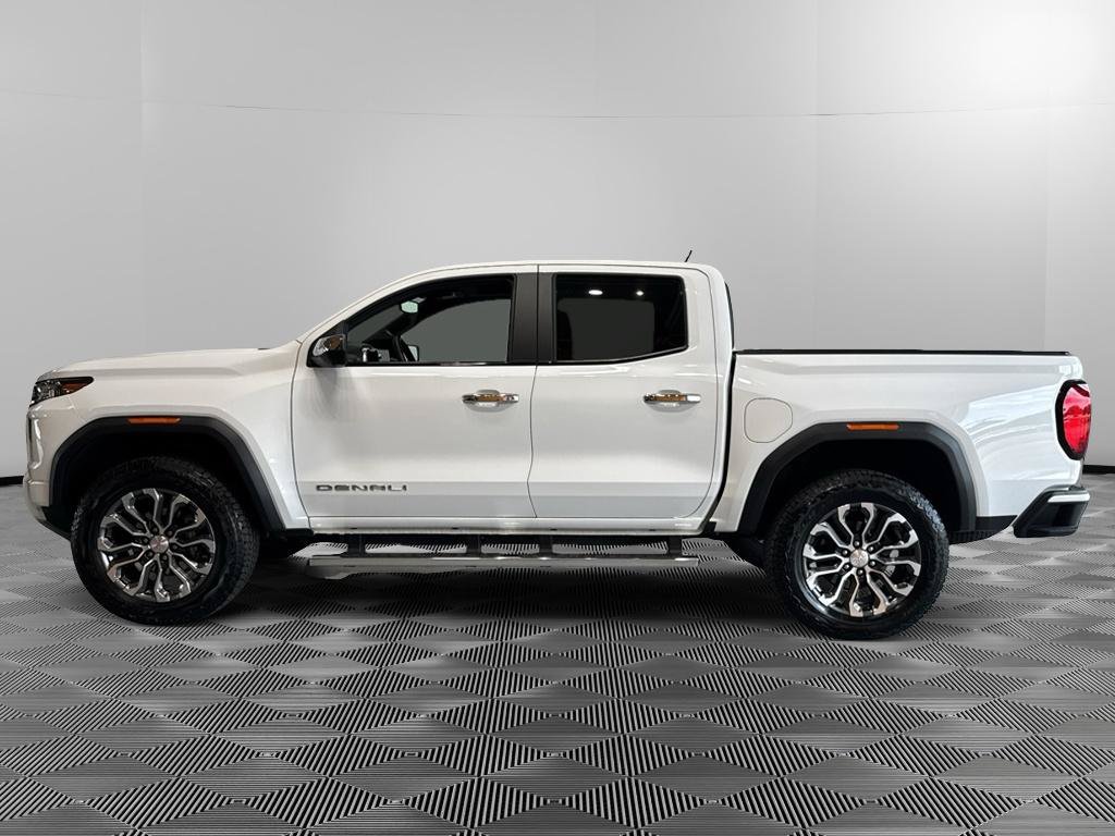 Used 2025 GMC Canyon Denali AWD/4WD image 2