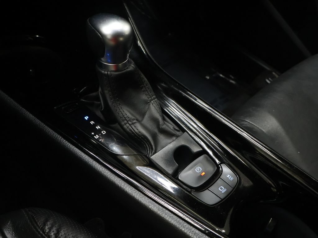 Used 2022 Toyota C-HR Limited FWD image 26