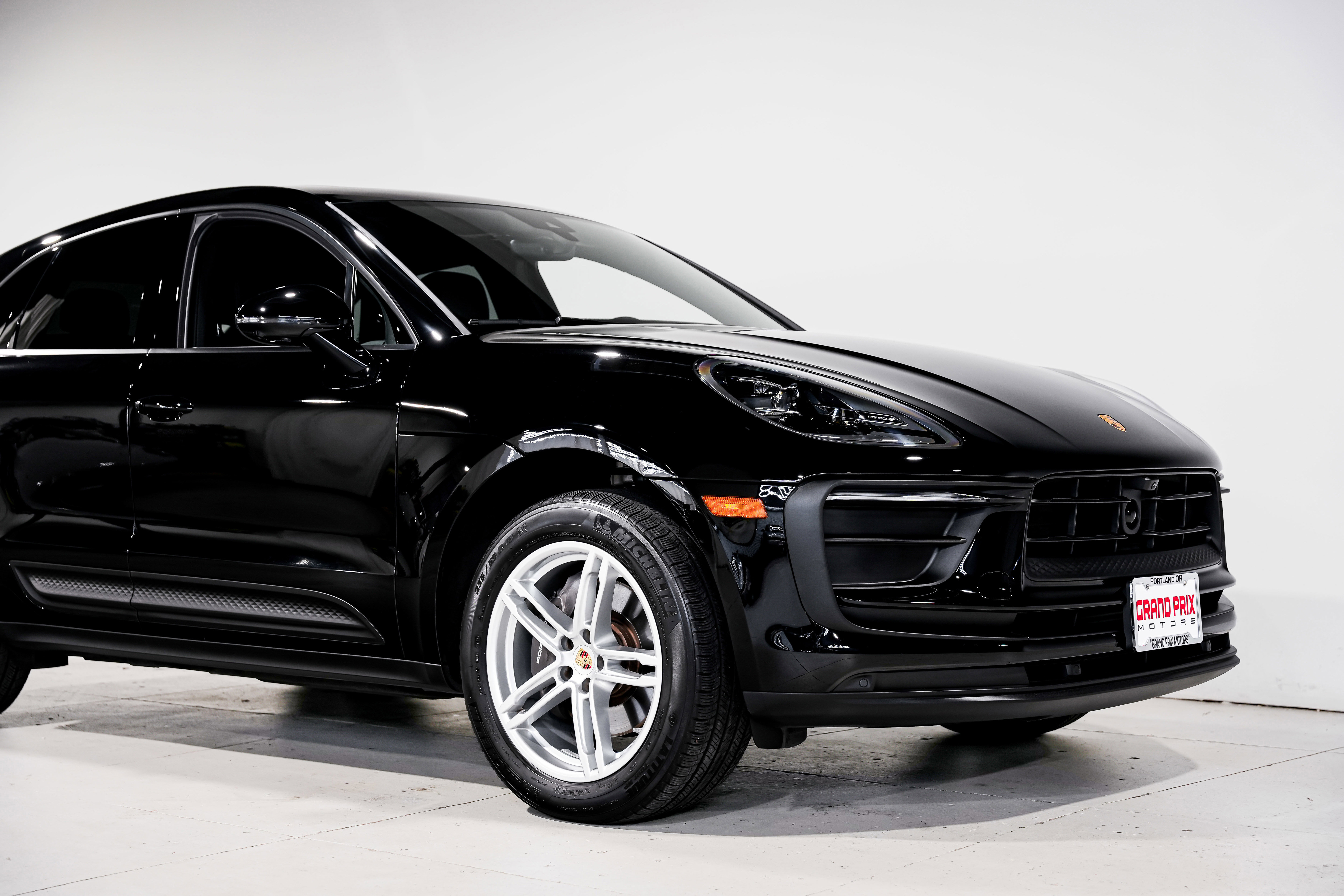 Used 2024 Porsche Macan image 44