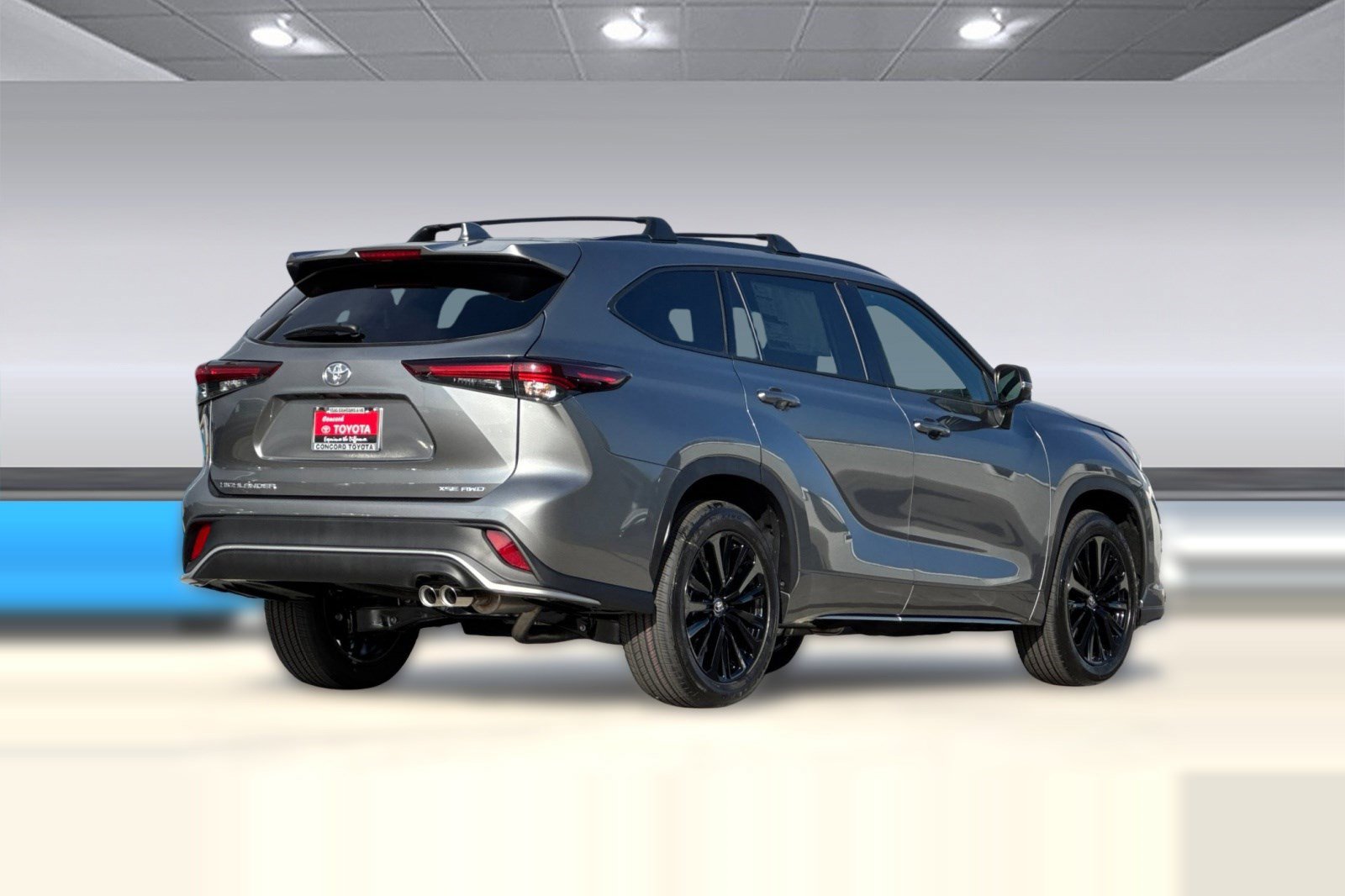 New 2026 Toyota Highlander XLE image 3