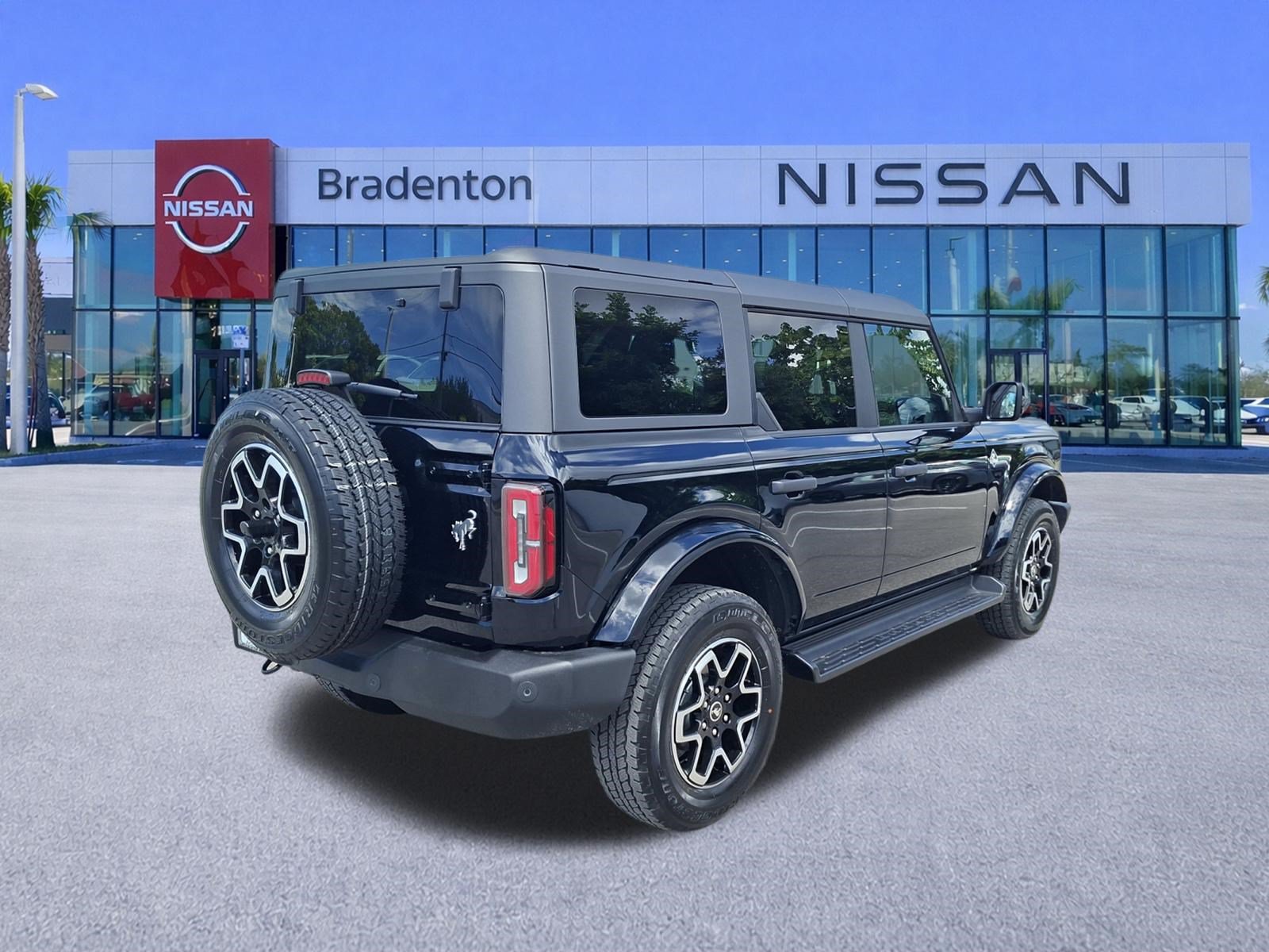 Used 2026 Ford Bronco Outer Banks AWD/4WD image 5