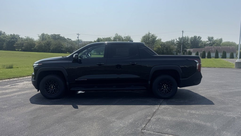 New 2025 Chevrolet Silverado EV LT image 4