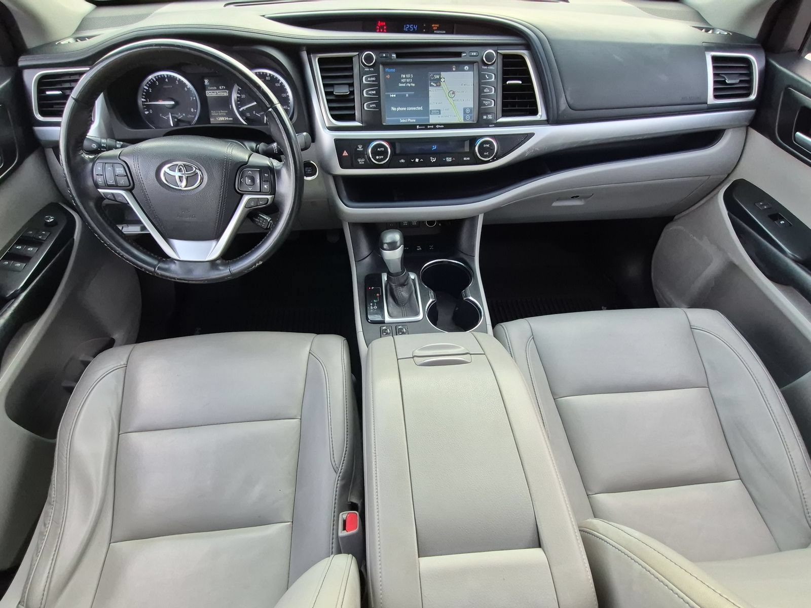 Used 2017 Toyota Highlander XLE AWD/4WD image 13